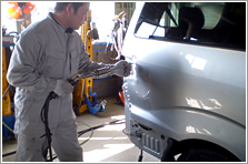 パネル板金作業の写真